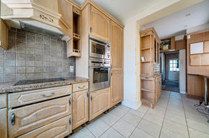 Kitchen diner angle 1- click for photo gallery